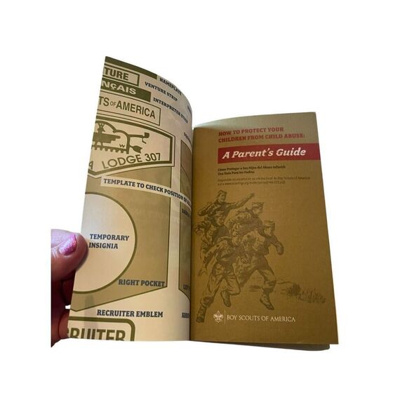 BSA 2009 A Guide to Adventure, A Guidebook for Life The Boy Scout Handbook - Picture 4 of 9